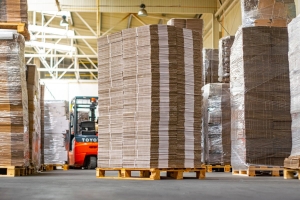 średni biały karton wysyłkowy 350x250x150 mm