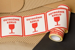 kartony24-etykiety-ostrzegawcza-ostroznie-szklo-02.jpg